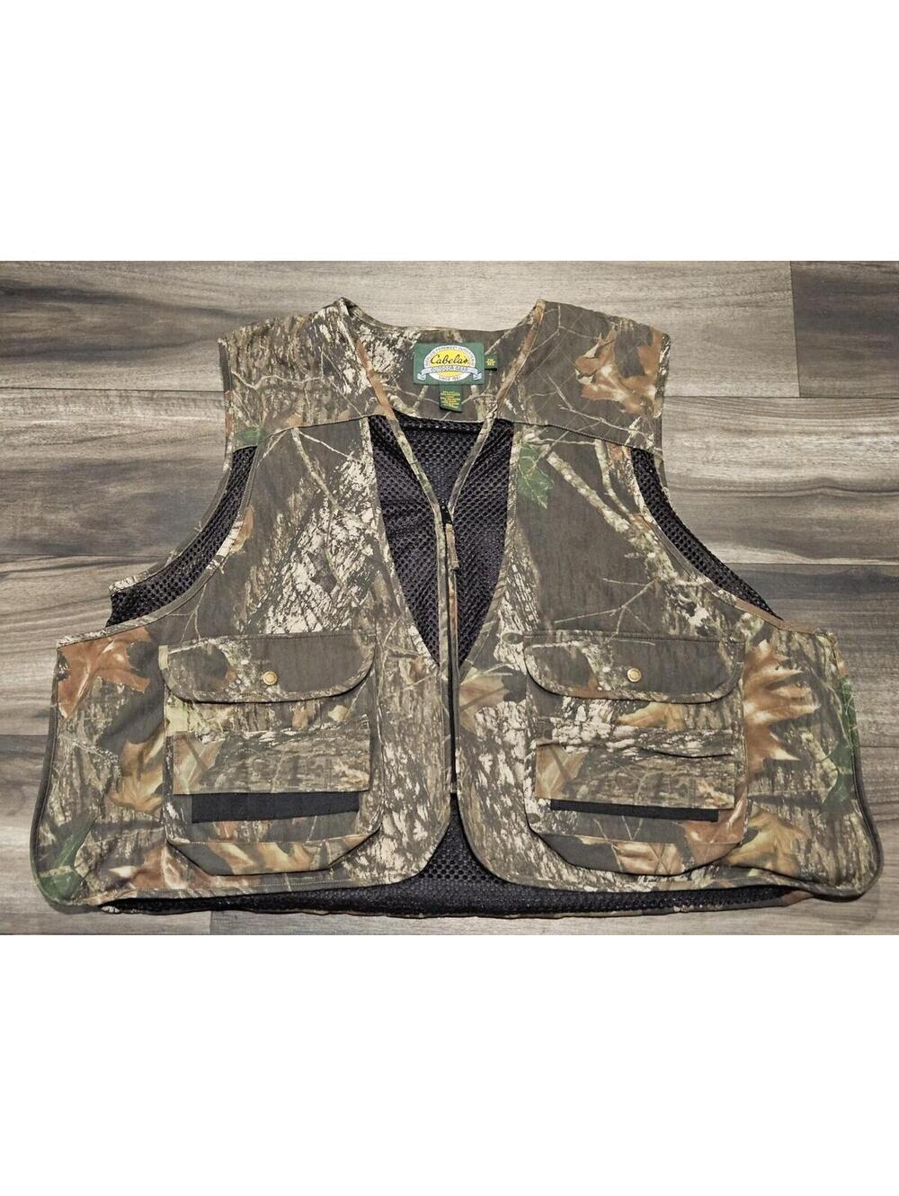 Cabela's  Men's Mossy Oak Camouflage Hunting Fishing Vest Size 2XL